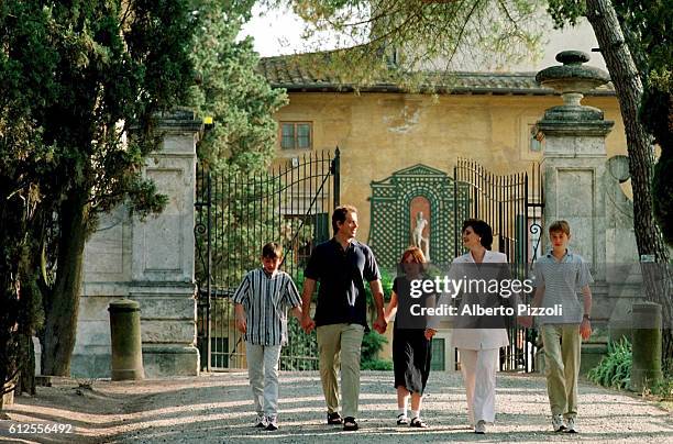 2,071 Tony Blair Children Stock Photos, High-Res Pictures, and Images