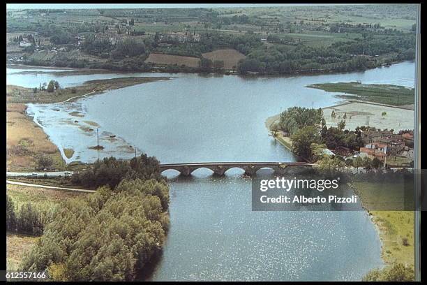 THE BRIDGE BEHIND MONA LISA REALLY EXISTS