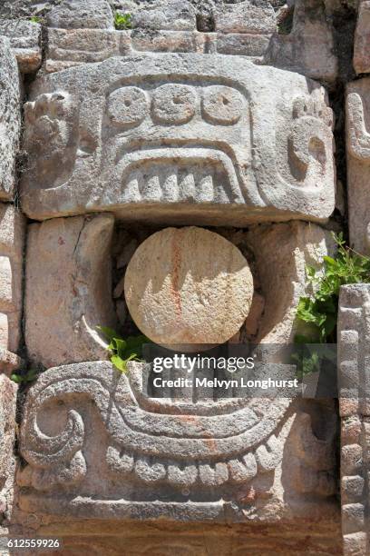 stone carving, palace of the masks, codz poop, kabah archaeological site, kabah, near uxmal, yucatan state, mexico - yucatan peninsula - fotografias e filmes do acervo