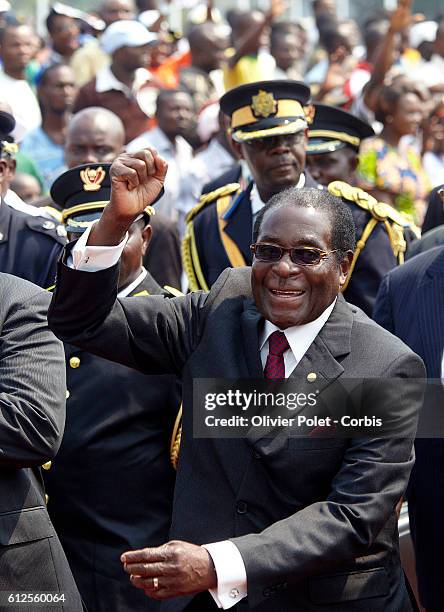 President robert mugabe, president of zimbabwe during the military parade in Kinshasa, Democratic Republic of Congo, Wednesday 30 June 2010, on the...