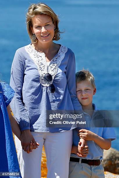 Of July 2013, The new King Philippe and Queen Mathilde took some vacation with their children in France on the island of Yeu in Vendée , THe kids are...