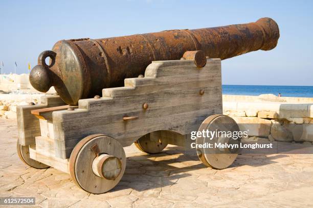 old corroded cannon, portomaso marina, portomaso, saint julian?s, malta - st julians bay stock pictures, royalty-free photos & images
