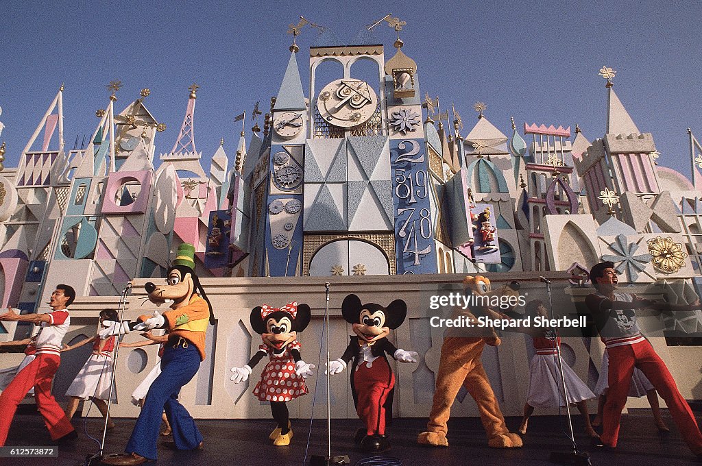 Disney Characters Dancing at Tokyo Disneyland