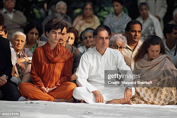 Elect Rajid 9,562 Rajiv Gandhi Photos Stock Photos, High-Res Pictures, and Images ...