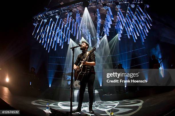 British singer Mike Rosenberg aka Passenger performs live during a concert at the Tempodrom on October 4, 2016 in Berlin, Germany.