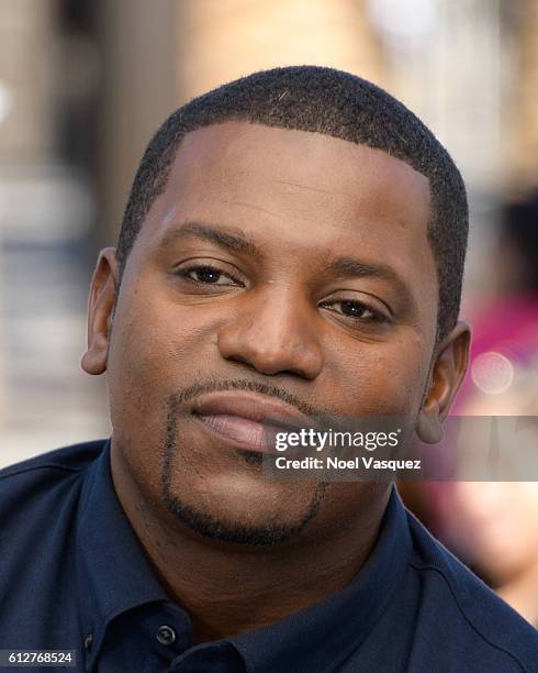 Mekhi Phifer visits "Extra" at Universal Studios Hollywood on October 4, 2016 in Universal City, California.