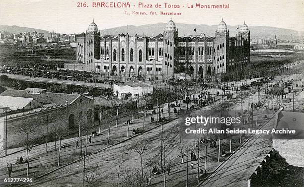 Postcard of Plaza de Toros, Barcelona, Spain, circa 1910.