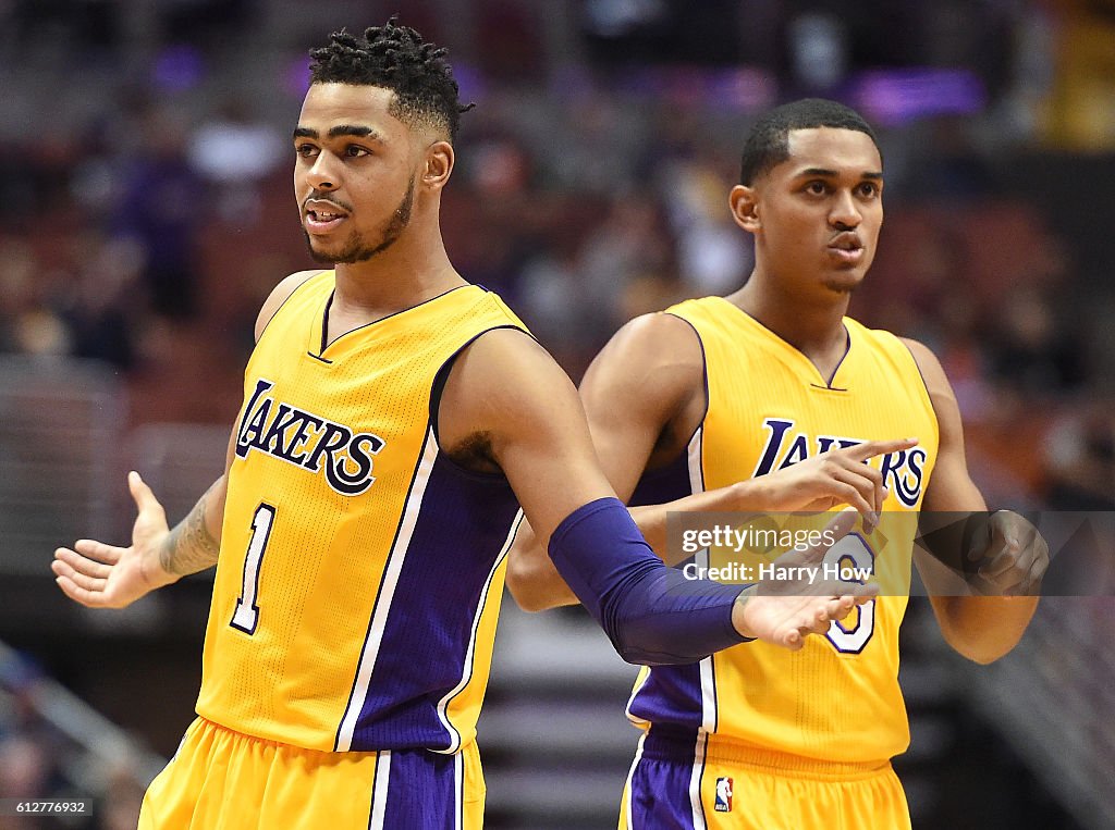 Sacramento Kings v Los Angeles Lakers