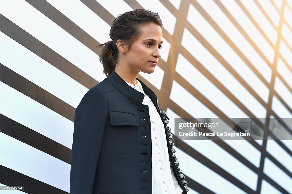 Louis Vuitton : Front Row - Paris Fashion Week Womenswear Spring/Summer 2017