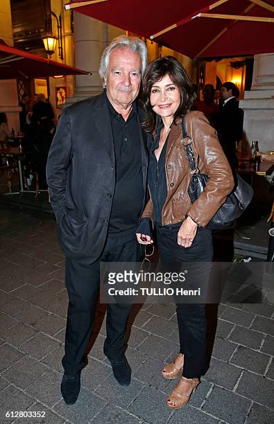 At the evening gala for the drama Tout ce que vous voulez at the theater Edouard-VII, Pierre Arditi and his wife Evelyne Bouix pose for Paris Match...