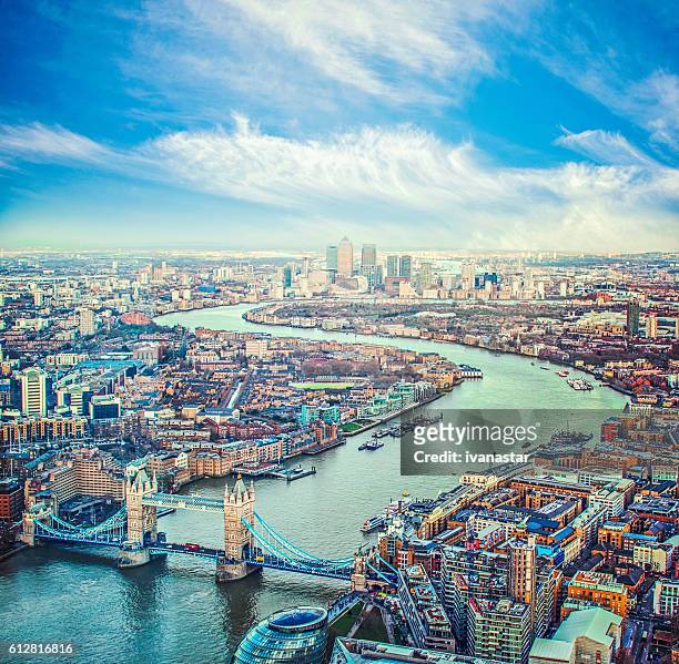 horizonte de la ciudad de london - thames river fotografías e imágenes de stock