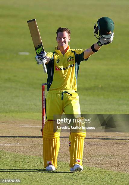 Steve Smith gets his 100 during the 3rd Momentum ODI Series match between South Africa and Australia at Sahara Stadium Kingsmead on October 05, 2016...