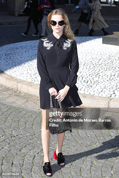 Zoey Deutch attends the Miu Miu show as part of the Paris Fashion Week Womenswear Spring/Summer 2017 on October 5, 2016 in Paris, France.