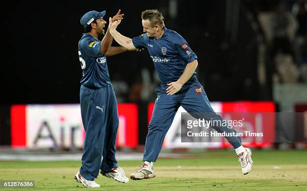 Scott Styris of the oDeccan Chargers Deccan Chargers celebrates bowling James Hildreth of Somerset during the Airtel Champions League Twenty20 Group...