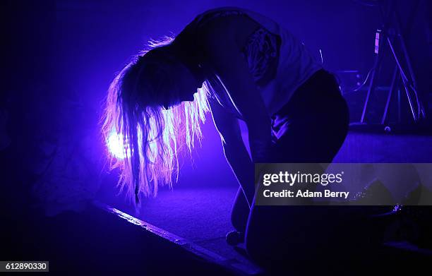 Mo Do Singer Mo Performs In Berlin Photos and Premium High Res Pictures - Getty Images