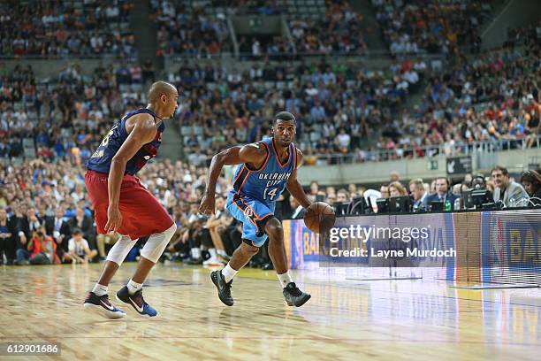 Ronnie Price of the Oklahoma City Thunder dribbles against FC Barcelona Lassa as part of the 2016 Global Games on October 5, 2016 at the Palau Sant...