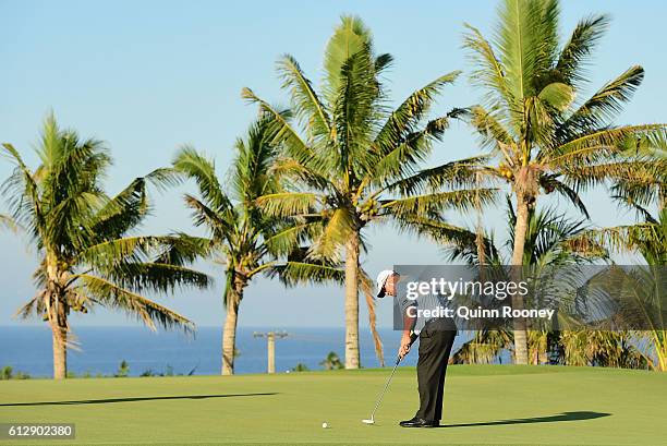 Peter O'Malley of Australia putts during day one of the Fiji International at Natadola Bay Golf Course on October 6, 2016 in Natadola, Fiji.