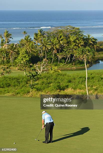Peter O'Malley of Australia putts during day one of the Fiji International at Natadola Bay Golf Course on October 6, 2016 in Natadola, Fiji.