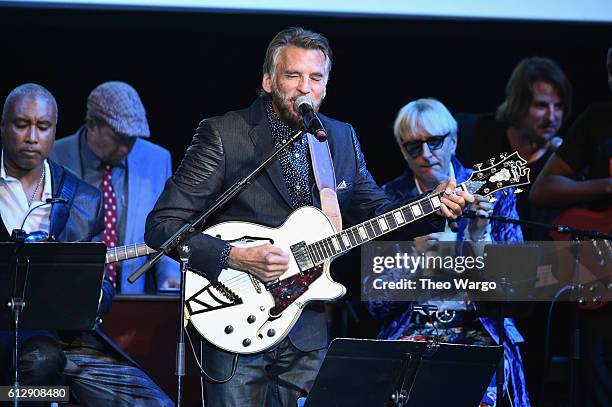Humanitarian of the Year and singer Kenny Loggins performs onstage during Little Kids Rock Benefit 2016 at Capitale on October 5, 2016 in New York...