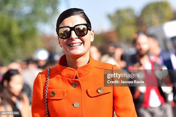 Giovanna Battaglia is seen arriving at Chanel Fashion show during Paris Fashion Week Spring/Summer 2017 on October 4, 2016 in Paris, France.