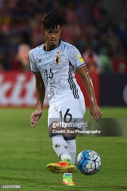 Hotaru Yamaguchi of Japan passes the ball during the 2018 FIFA World Cup Qualifier between Thailand and Japan at on September 6, 2016 in Bangkok,...