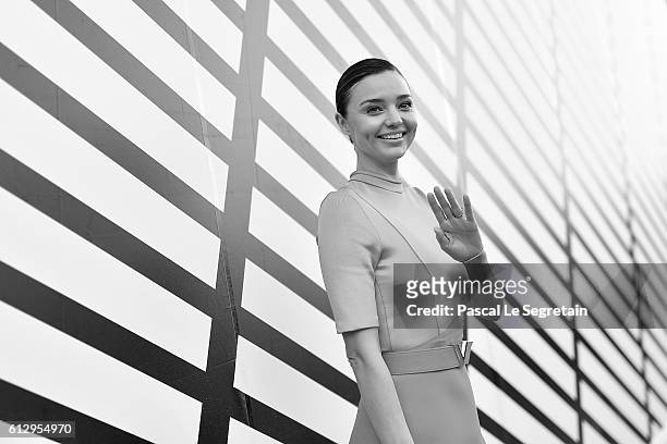 Miranda Kerr attends the Louis Vuitton show as part of the Paris Fashion Week Womenswear Spring/Summer 2017 on October 5, 2016 in Paris, France.