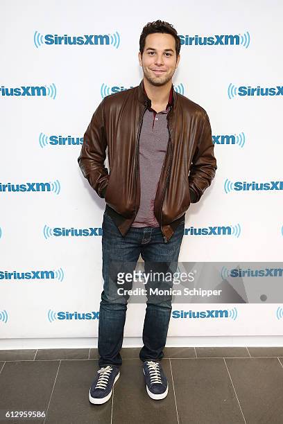 Actor Skylar Astin visits SiriusXM Studio on October 6, 2016 in New York City.