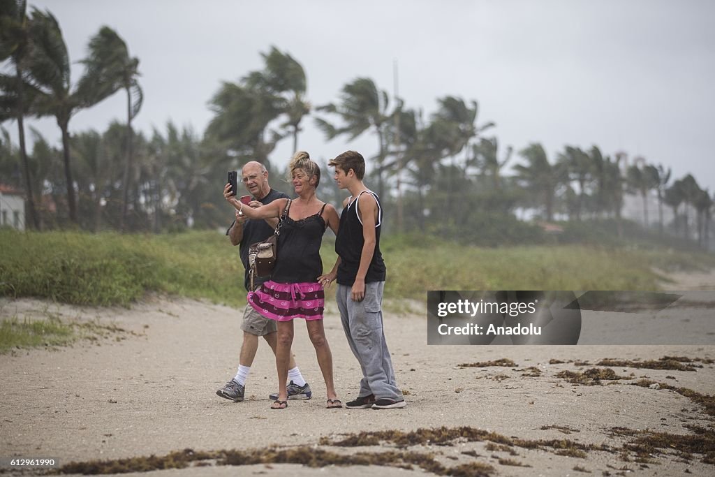 Hurricane Matthew Approaches Florida