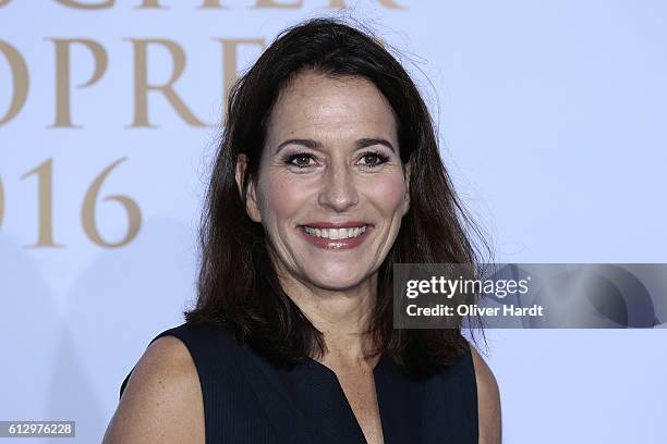 Anne Will attends the Deutscher Radiopreis at Schuppen 52 on October 6, 2016 in Hamburg, Germany.