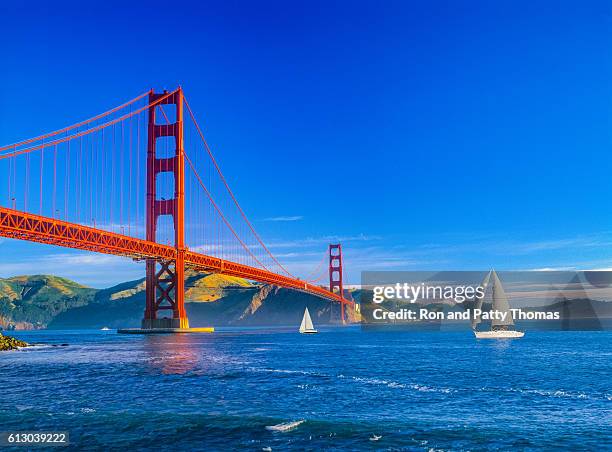 puente golden gate y bahía de san francisco, ca (p) - san francisco fotografías e imágenes de stock