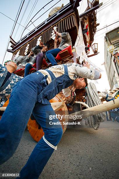 doing 'nonoji mawashi' performance - saba sushi stock pictures, royalty-free photos & images