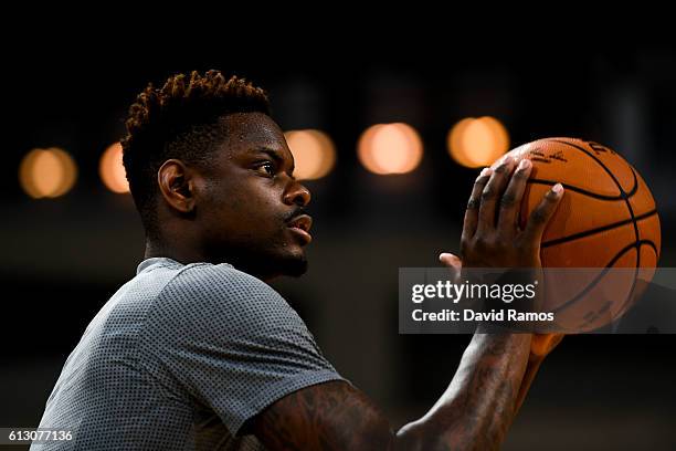 Anthony Morrow of Oklahoma City Thunder in action during the warm up prior to the NBA Global Games Spain 2016 match between FC Barcelona Lassa and...