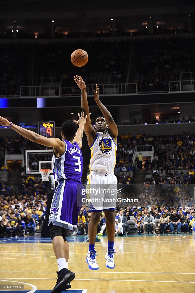 Sacramento Kings v Golden State Warriors