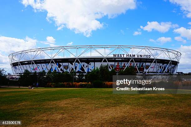 london 2012 olympic stadium, london, united kingdom - club in upton park stock pictures, royalty-free photos & images