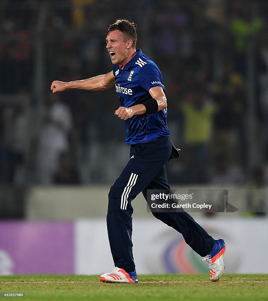 Bangladesh v England - 1st One Day International