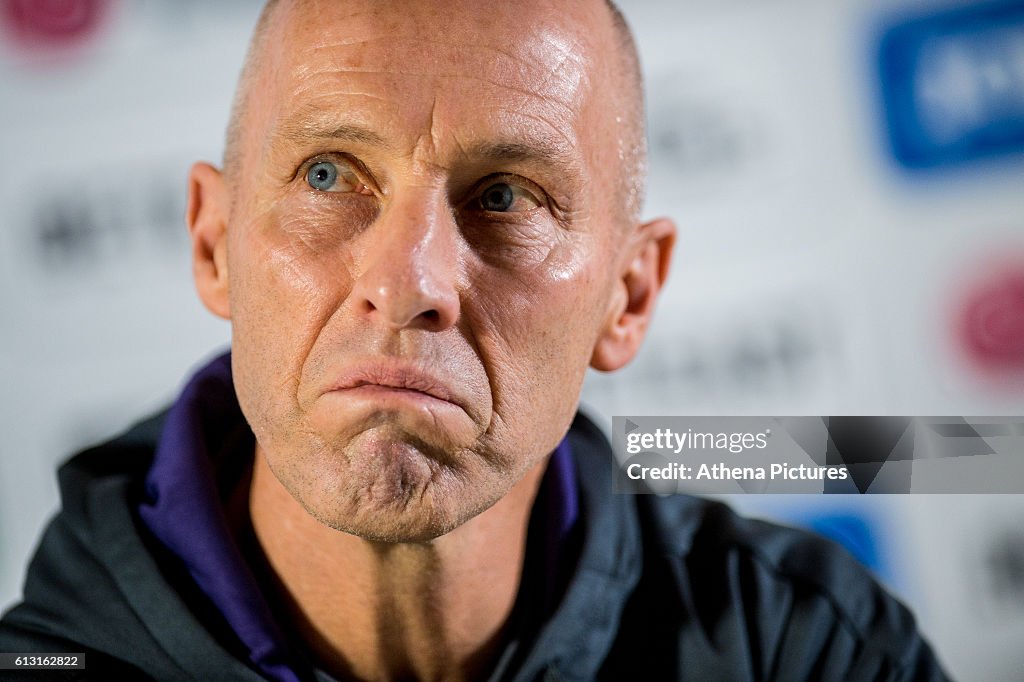 Swansea unveil Bob Bradley as new Manager