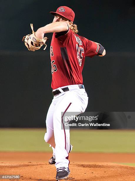 Matt Koch of the Arizona Diamondbacks warms up in the first inning of the MLB game between the San Diego Padres and Arizona Diamondbacks at Chase...