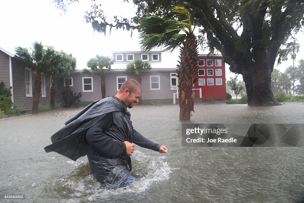 Hurricane Matthew Bears Down On Atlantic Coast