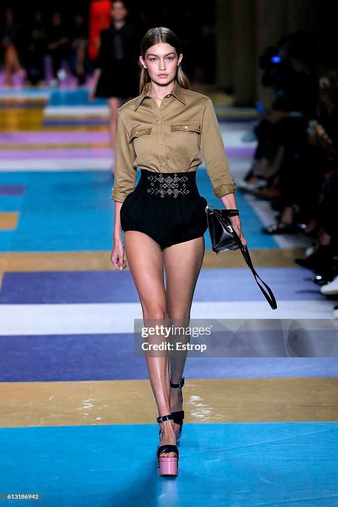 Miu Miu : Runway - Paris Fashion Week Womenswear Spring/Summer 2017