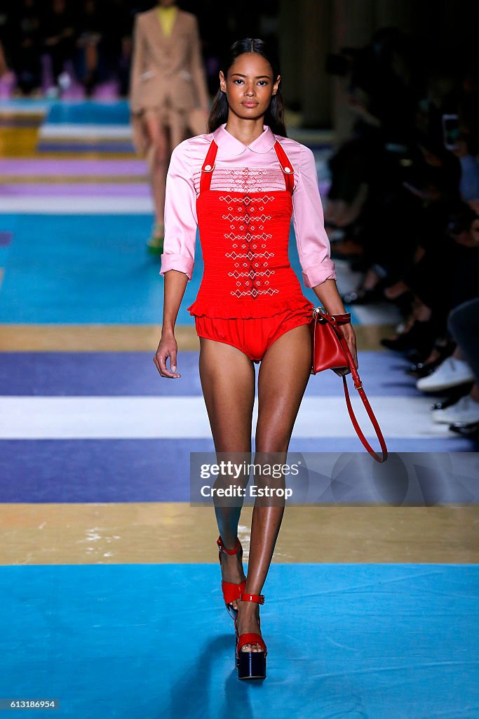 Miu Miu : Runway - Paris Fashion Week Womenswear Spring/Summer 2017