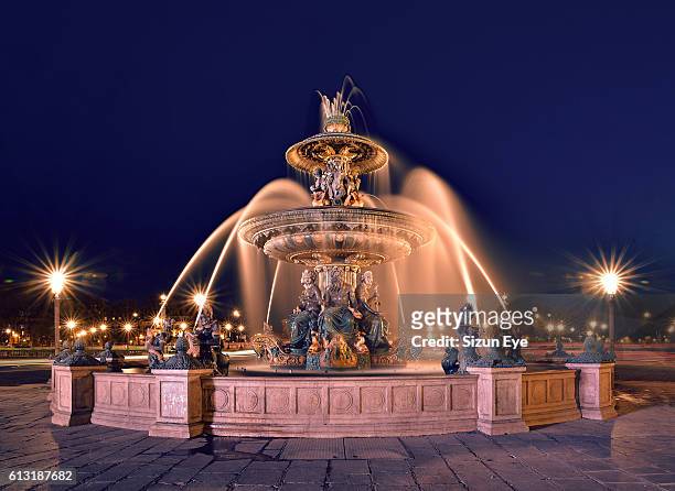 parisian fountain - fuente estructura creada por el hombre fotografías e imágenes de stock