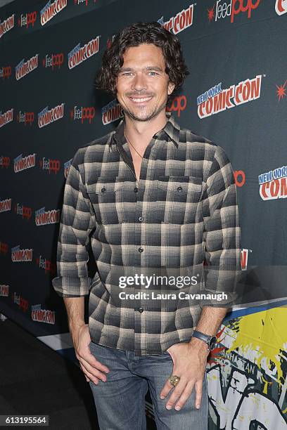 Luke Arnold attends the Black Sails at Jacob Javits Center on October 7, 2016 in New York City.