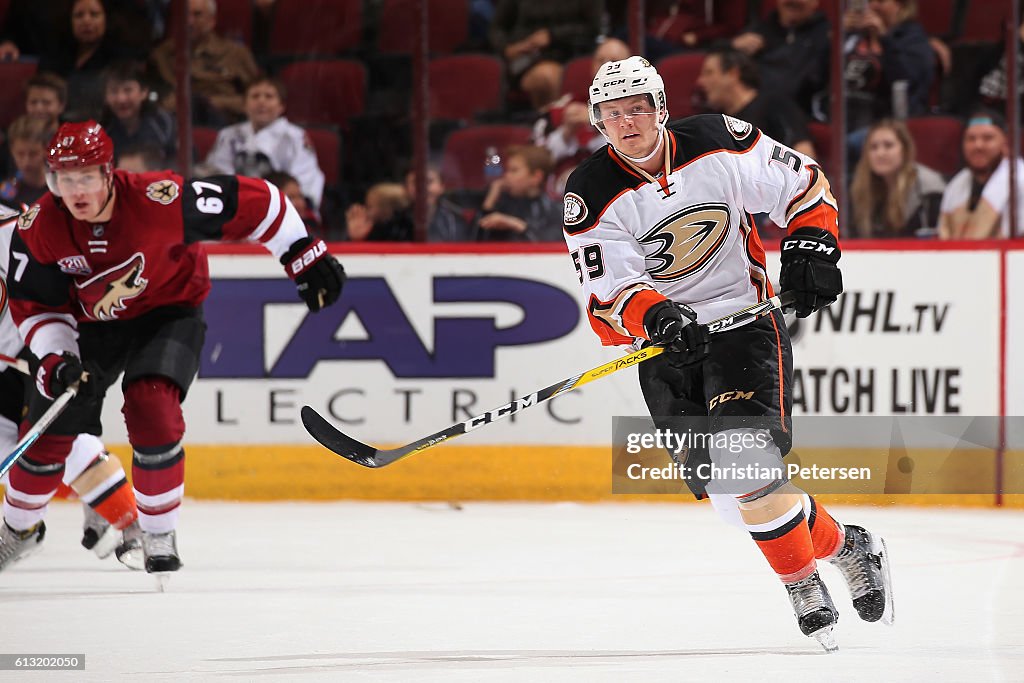 Anaheim Ducks v Arizona Coyotes