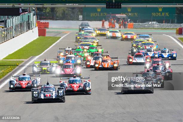 fia wec race start at spa francorchamps - car race stock pictures, royalty-free photos & images