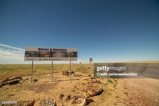 "welcome to queensland" - queensland stockfoto's en -beelden