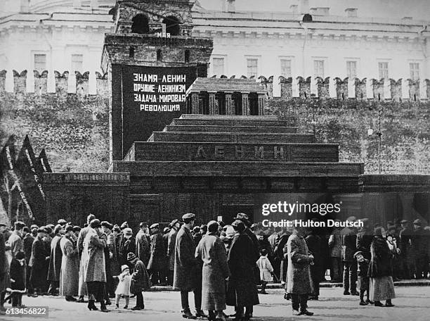 Lenin Work 578 Vladimir Lenin Tomb Stock Photos, High-Res Pictures, and Images ...