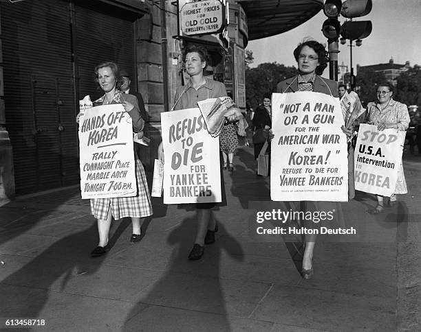 Protesting Riot 1950s 1950s Communism Photos and Premium High Res Pictures - Getty Images