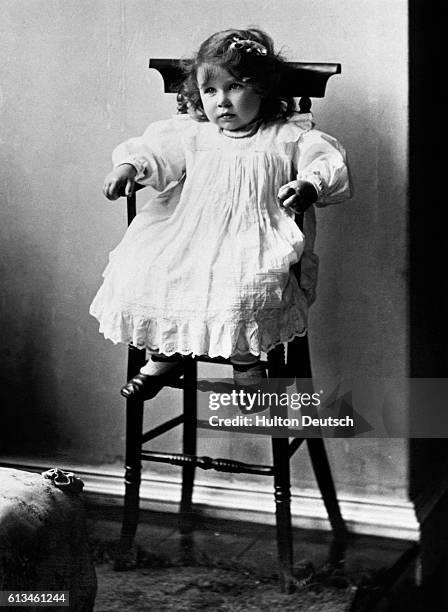 Queen Mother Aged 2 At Glamis Castle.