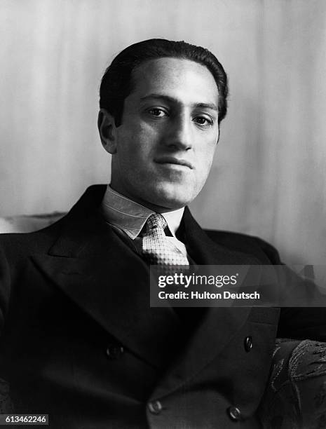 The American composer George Gershwin . In his work, which includes the folk opera Porgy and Bess, he blended traditional music with jazz elements.
