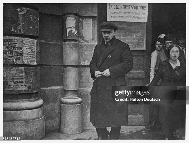 Making Lenin 234 Lenin In 1918 Stock Photos, High-Res Pictures, and Images - Getty ...